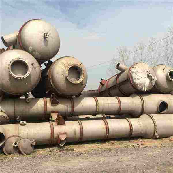 降膜蒸發(fā)器的結(jié)構(gòu): 降膜蒸發(fā)器的結(jié)構(gòu):